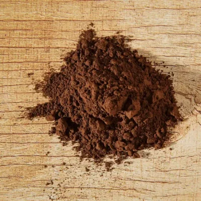 Ruskea umbra väripigmentti